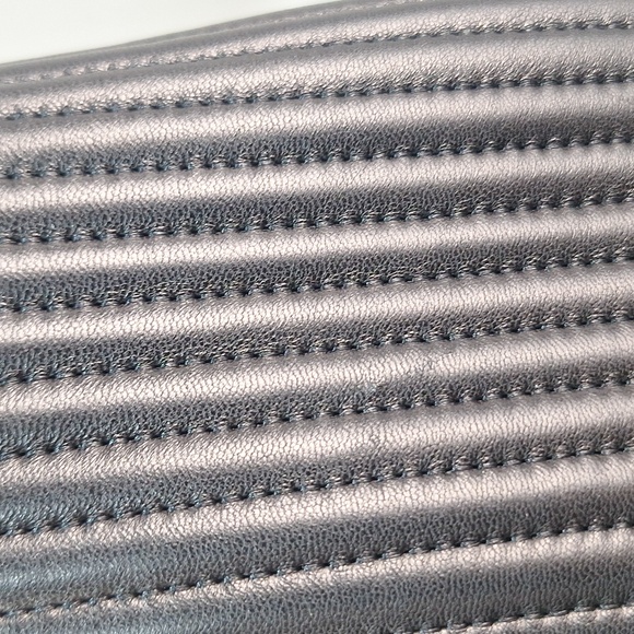 Henri Bendel No 7 Black Leather Tote Bag Quilted Vertical Chain E/W East West - Picture 15 of 16